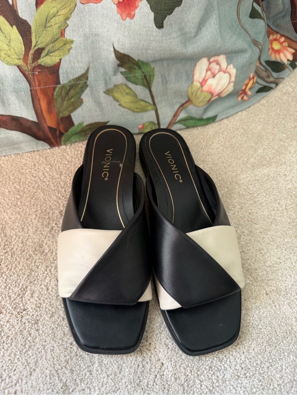 Vionic Miramar Black and Cream Crisscross Slide Mules